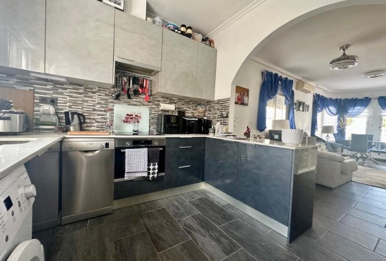 Venta - Chalet Independiente -
Lo Crispin