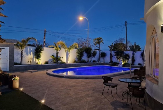 Resale - Detached Villa -
Torrevieja