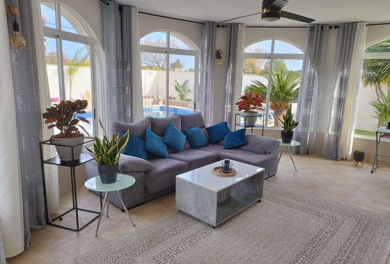 Resale - Detached Villa -
Torrevieja