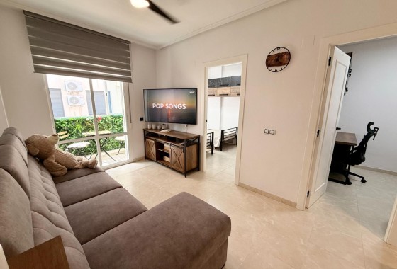 Wiederverkauf - Wohnung / Apartment -
Torrevieja