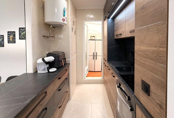 Wiederverkauf - Wohnung / Apartment -
Torrevieja