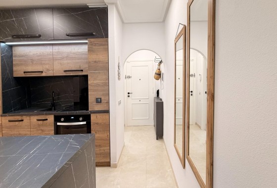 Wiederverkauf - Wohnung / Apartment -
Torrevieja