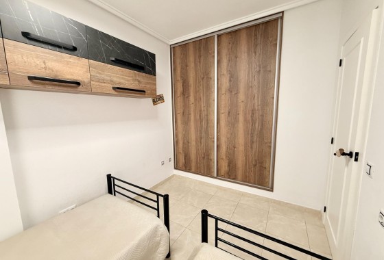 Wiederverkauf - Wohnung / Apartment -
Torrevieja