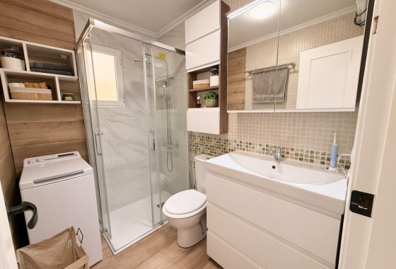 Wiederverkauf - Wohnung / Apartment -
Torrevieja