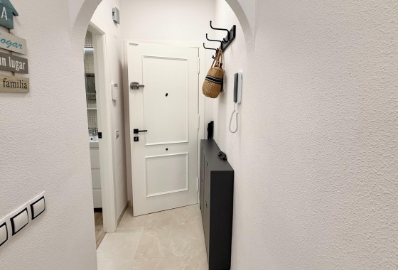 Wiederverkauf - Wohnung / Apartment -
Torrevieja