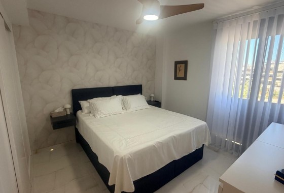 Resale - Apartment / Flat -
Los Altos - Torrevieja