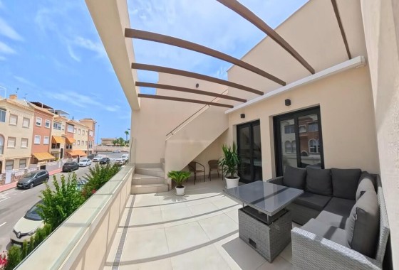Venta - Apartamento / Piso -
Torrevieja