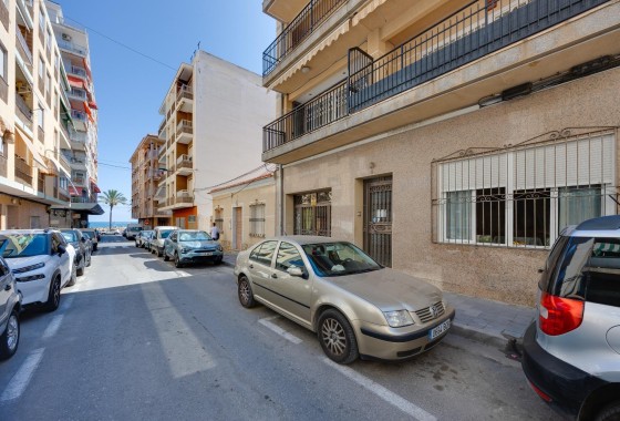 Revente - Appartement -
Torrevieja - Paseo Maritimo