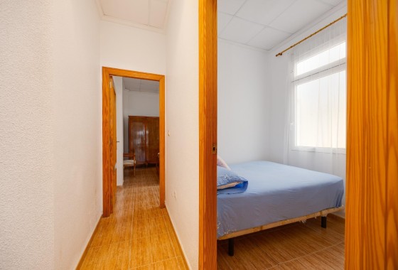 Revente - Appartement -
Torrevieja - Paseo Maritimo