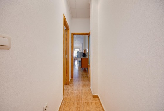 Revente - Appartement -
Torrevieja - Paseo Maritimo