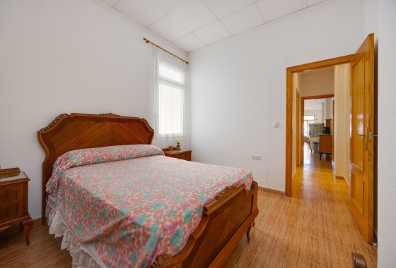Revente - Appartement -
Torrevieja - Paseo Maritimo