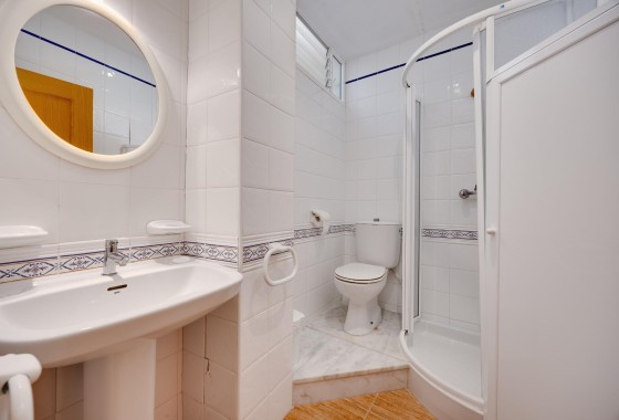 Revente - Appartement -
Torrevieja - Paseo Maritimo