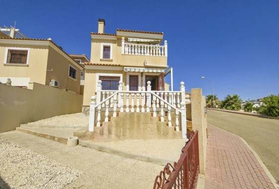 Herverkoop - Vrijstaande Villa -
Villamartín