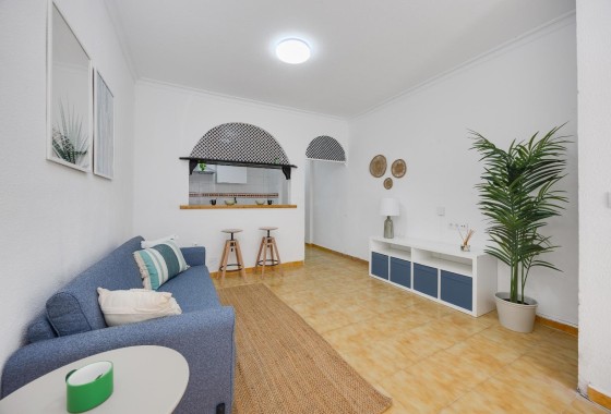 Venta - Apartamento / Piso -
Torrevieja