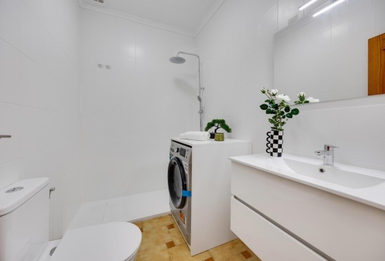 Venta - Apartamento / Piso -
Torrevieja