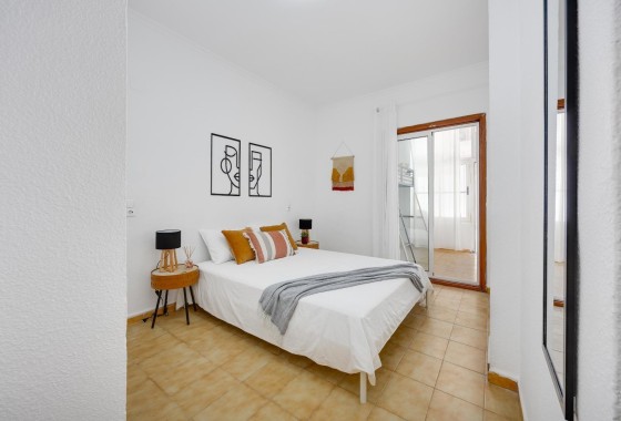 Venta - Apartamento / Piso -
Torrevieja
