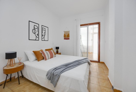 Venta - Apartamento / Piso -
Torrevieja