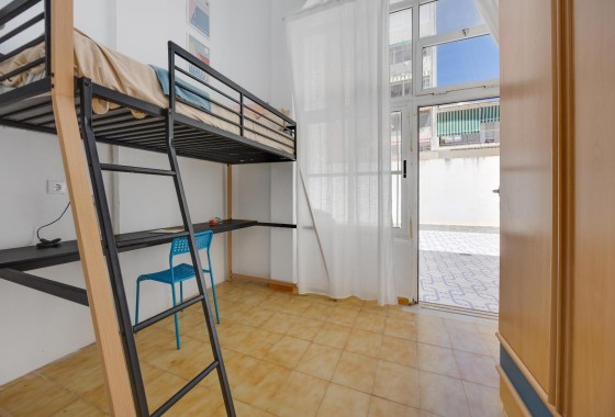 Venta - Apartamento / Piso -
Torrevieja
