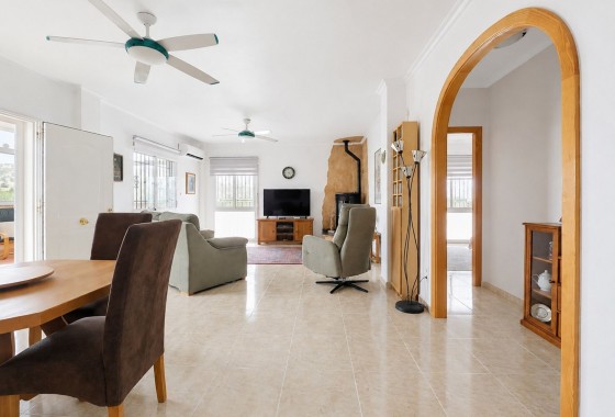 Venta - Chalet Independiente -
Pinoso