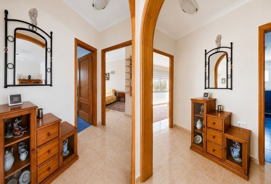 Venta - Chalet Independiente -
Pinoso