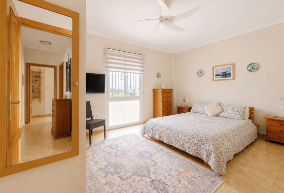 Venta - Chalet Independiente -
Pinoso