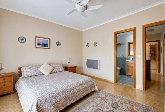 Venta - Chalet Independiente -
Pinoso