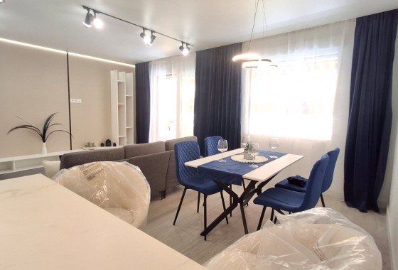 Revente - Appartement -
Torrevieja - Playa Acequion