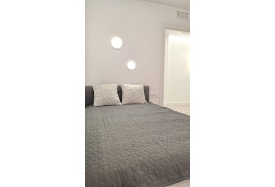 Revente - Appartement -
Torrevieja - Playa Acequion