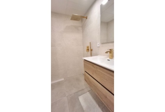 Revente - Appartement -
Torrevieja - Playa Acequion