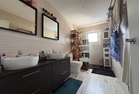 Venta - Chalet Independiente -
Torrevieja - La Siesta
