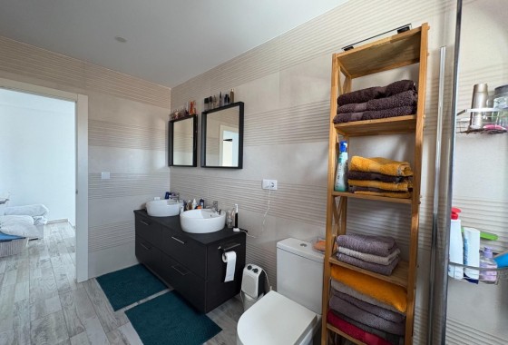 Venta - Chalet Independiente -
Torrevieja - La Siesta
