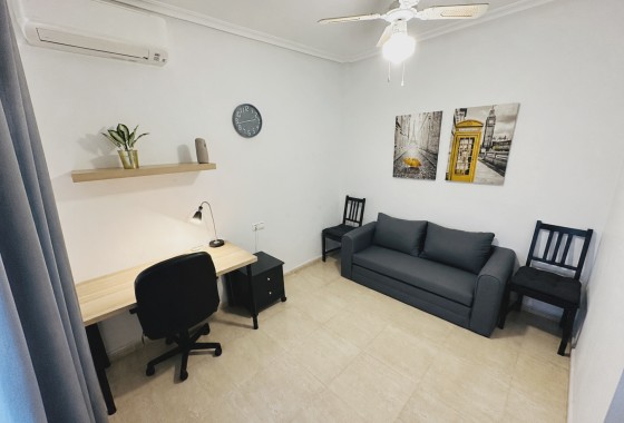 Wiederverkauf - Wohnung / Apartment -
Los Altos - Dream Hills - Dream Hills 2