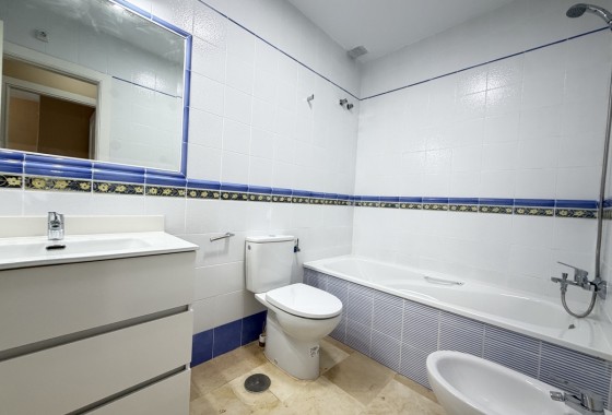 Resale - Apartment / Flat -
Rioja