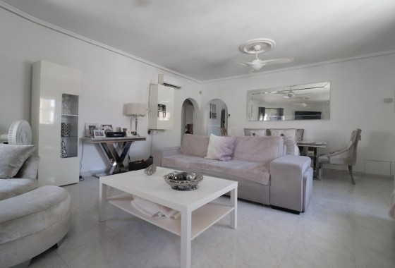 Wiederverkauf - Freistehende Villa -
Benijofar - Benimar I