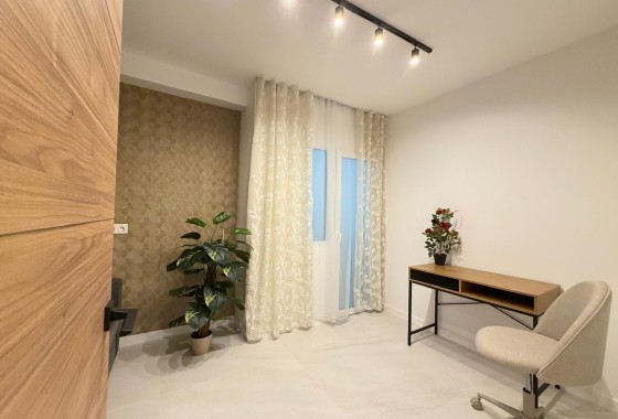 Revente - Appartement -
Torrevieja - Playa del Cura