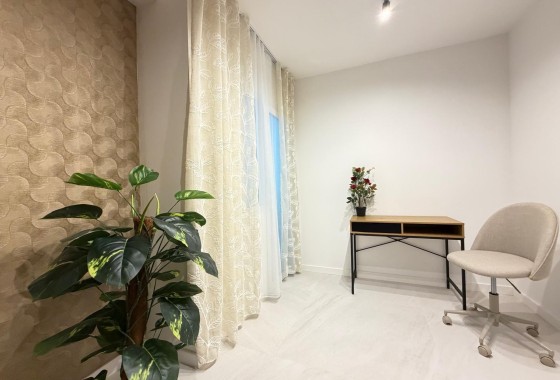 Revente - Appartement -
Torrevieja - Playa del Cura