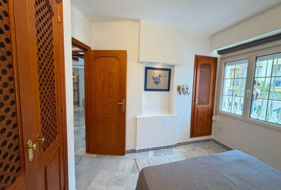 Revente - Appartement -
Torrevieja - Aldea del mar