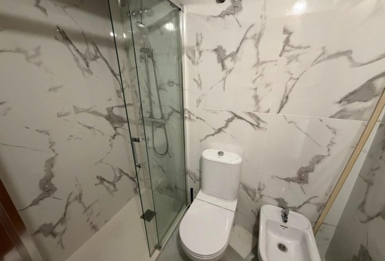 Revente - Appartement -
Torrevieja - Aldea del mar