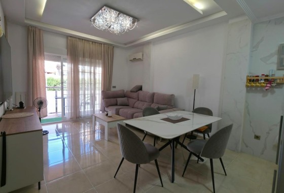 Sprzedaż - Apartament / Mieszkanie -
Torrevieja - Nueva Torrevieja