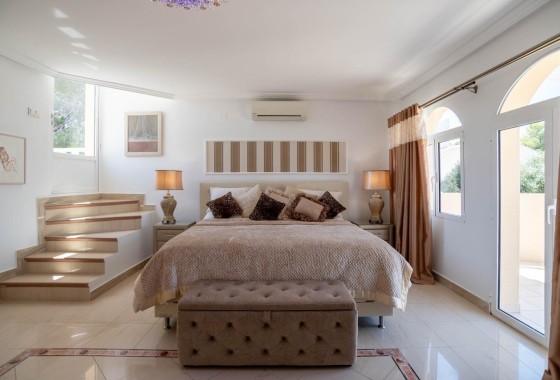 Herverkoop - Vrijstaande Villa -
San Miguel de Salinas
