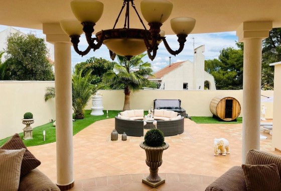 Herverkoop - Vrijstaande Villa -
San Miguel de Salinas