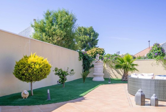 Herverkoop - Vrijstaande Villa -
San Miguel de Salinas