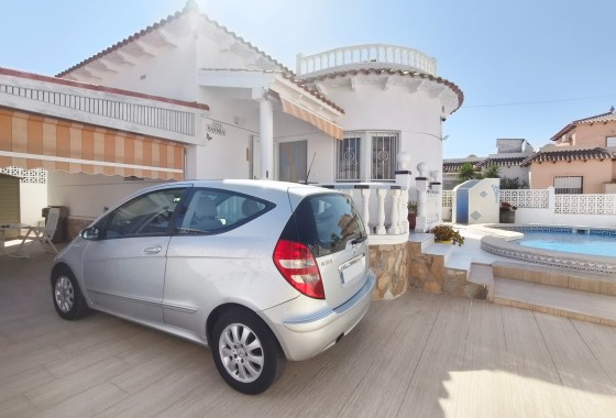 Herverkoop - Vrijstaande Villa -
San Miguel de Salinas - Blue Lagoon
