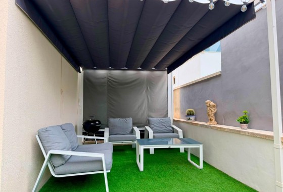 Revente - Appartement -
Torrevieja - Aguas Nuevas