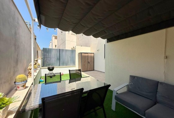 Revente - Appartement -
Torrevieja - Aguas Nuevas