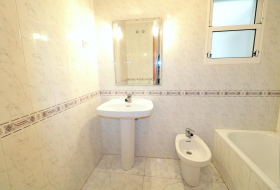 Revente - Appartement -
Torrevieja - Playa del Cura