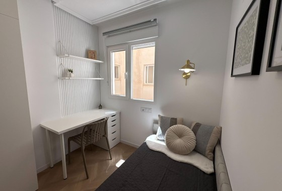 Revente - Appartement -
Torrevieja - Playa del Cura