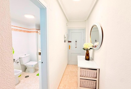 Herverkoop - Appartement / Flat -
Torrevieja - Playa del Cura