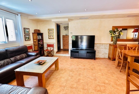 Herverkoop - Vrijstaande Villa -
Orihuela - Urb. Montepinar