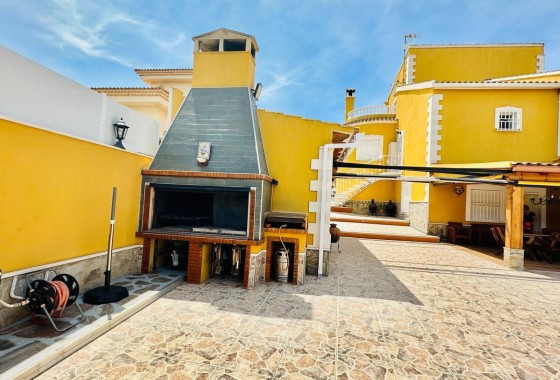 Herverkoop - Vrijstaande Villa -
Orihuela - Urb. Montepinar